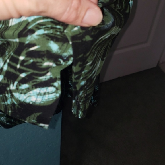 Olivia Paige 3/4 sleeve blouse fur like accent neckline - Picture 6 of 8